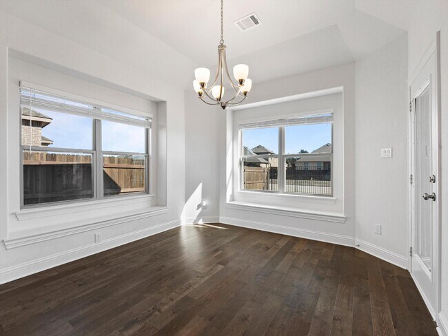 Foto del edificio - 814 Summer Grove Dr