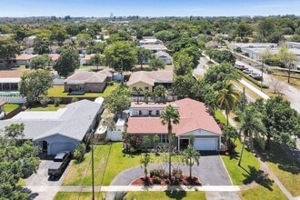 Building Photo - 5380 SW 8th Ct