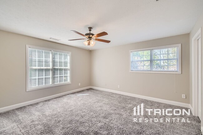 Foto del edificio - 144 Moss Pointe Dr