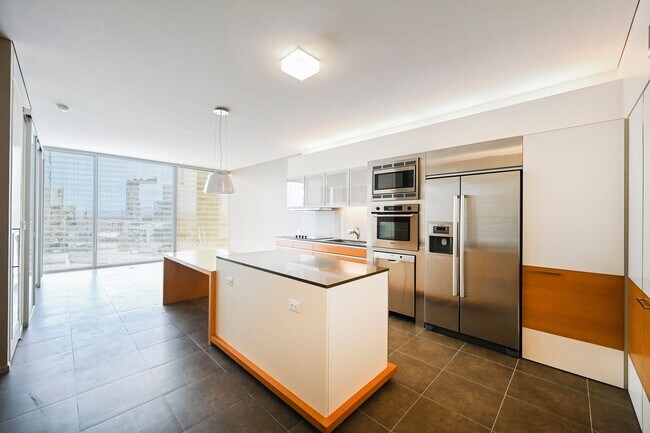 Building Photo - 1 bedroom in the heart of City Center on t...