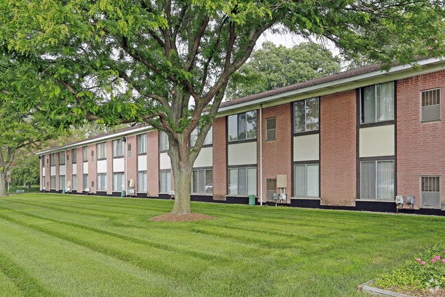Building Photo - Tanglewood
