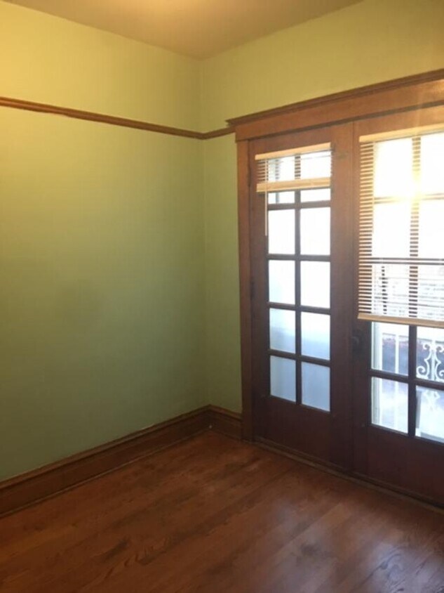 Foto principal - 3338 N Hamlin Ave