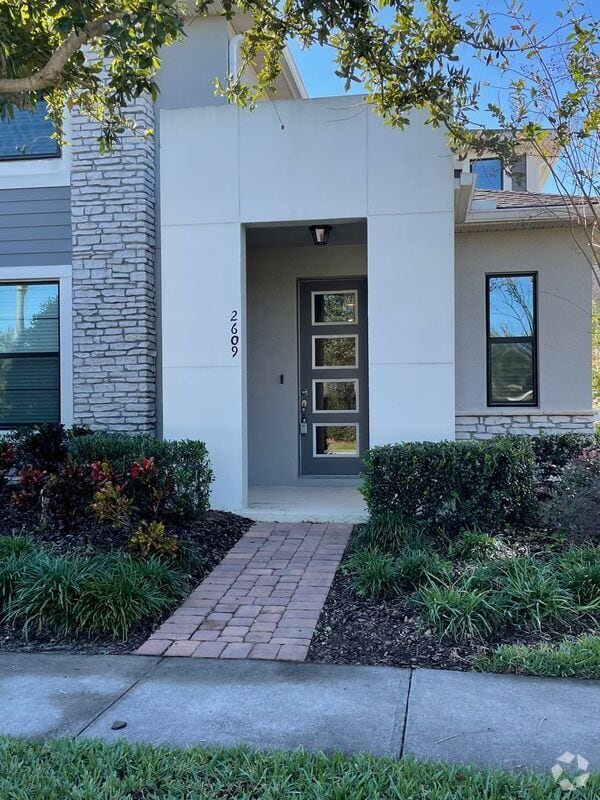 Building Photo - 2609 Amati Dr