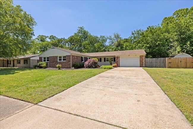 Building Photo - 4783 Rosecroft St