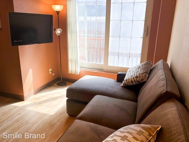 Foto del edificio - 1 br, 1 bath Room For Rent - 601 E. Clark