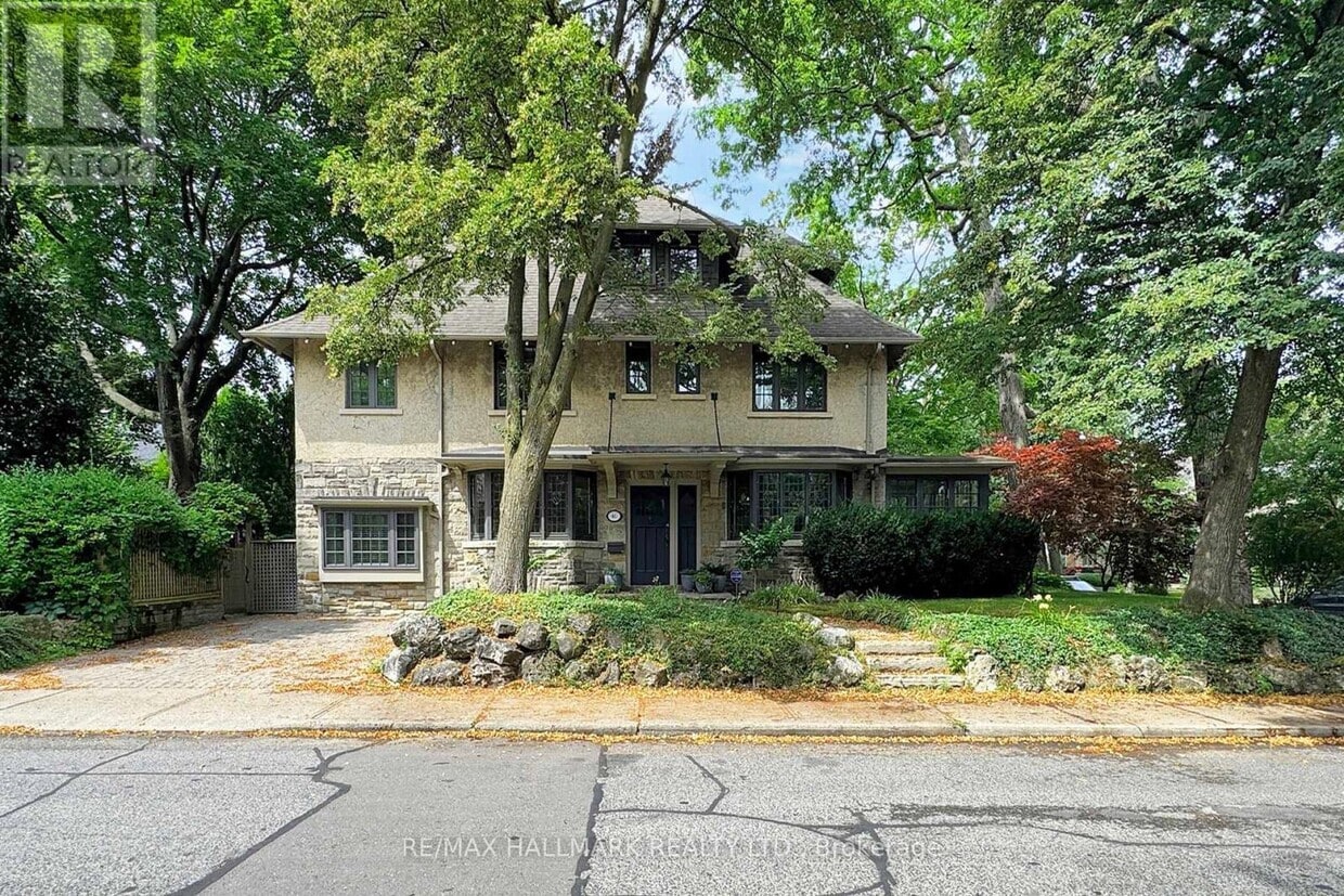 Primary Photo - 41 Rosedale Heights Dr