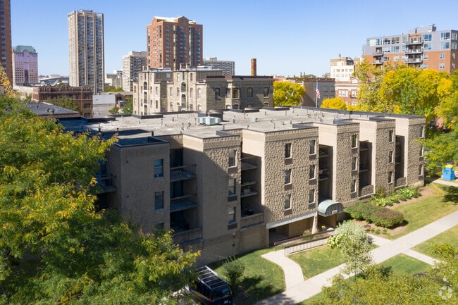 Building Photo - Marshall House Apartments