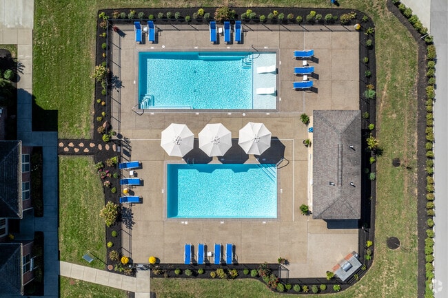 Pool - Parkside Heights Apartments