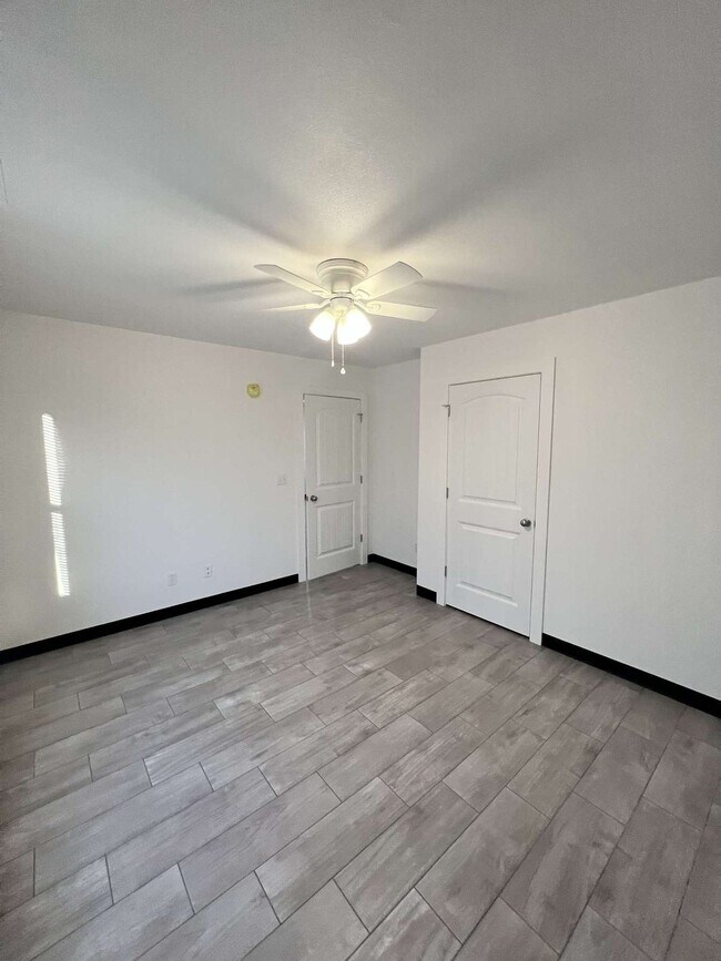 Building Photo - 1106 Chica Ln