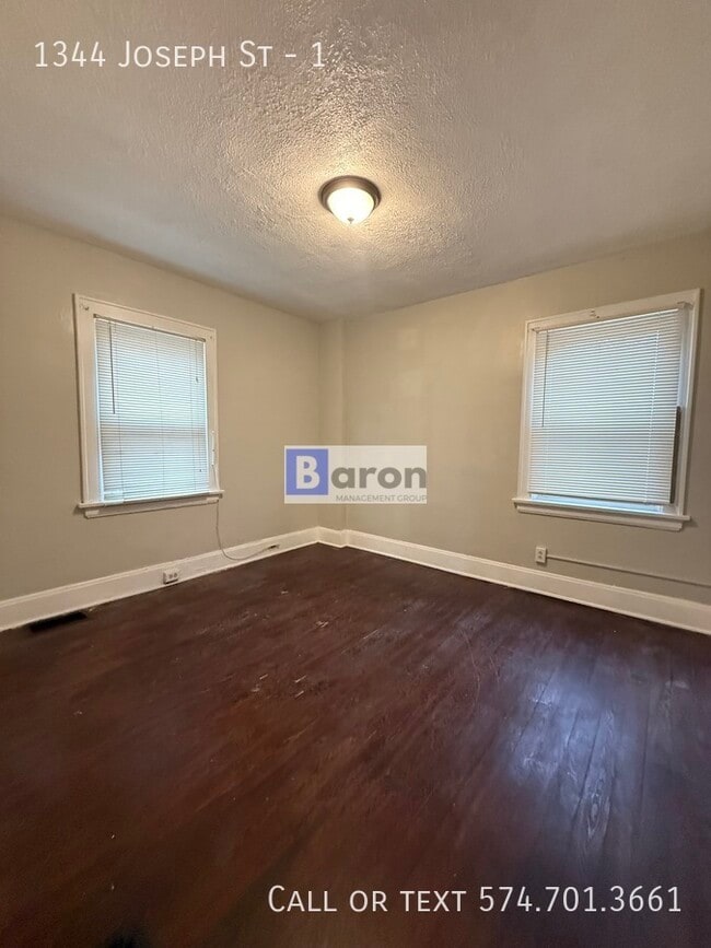 Building Photo - 1344 Joseph St