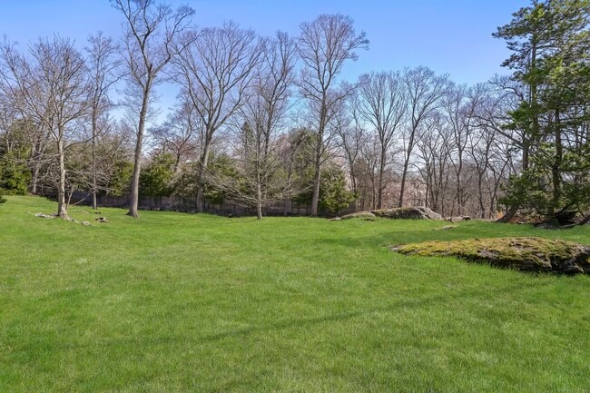 Building Photo - 37 Green Acre Ln