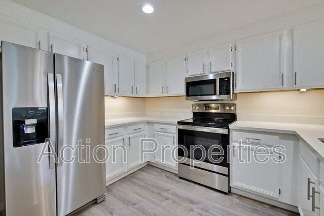 Building Photo - 550 Ortega Ave