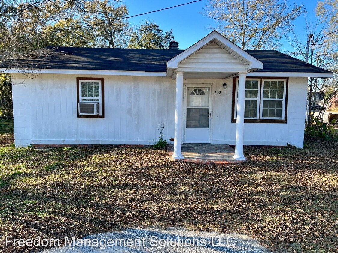 Primary Photo - 2 br, 2 bath House - 202 S. 6th Ave.