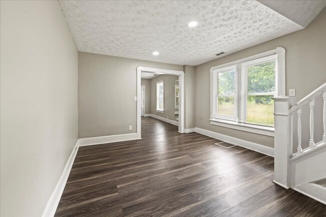 Building Photo - 2956-2956 Central Ave