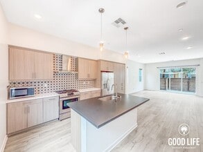 Building Photo - 10451 Harlow Cir