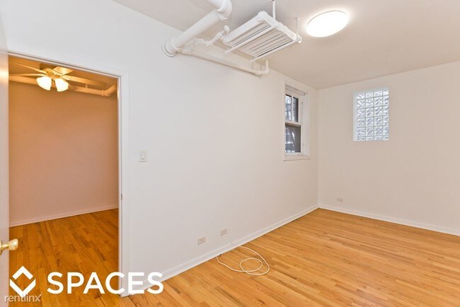 Building Photo - 1331 W Addison St