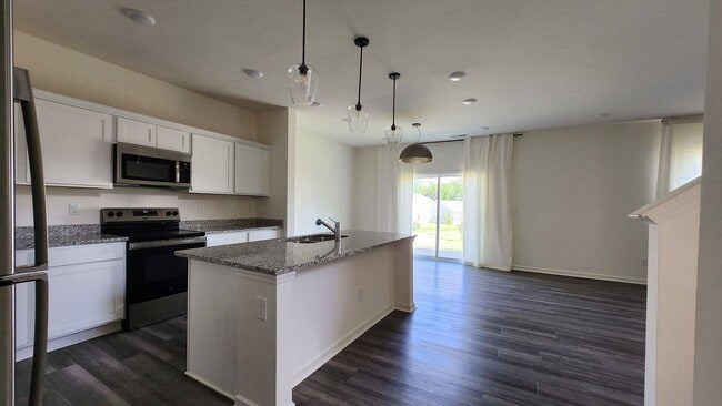 Building Photo - 4 Bedroom 2.5 Bathroom NEW Home in Wilson's Walk