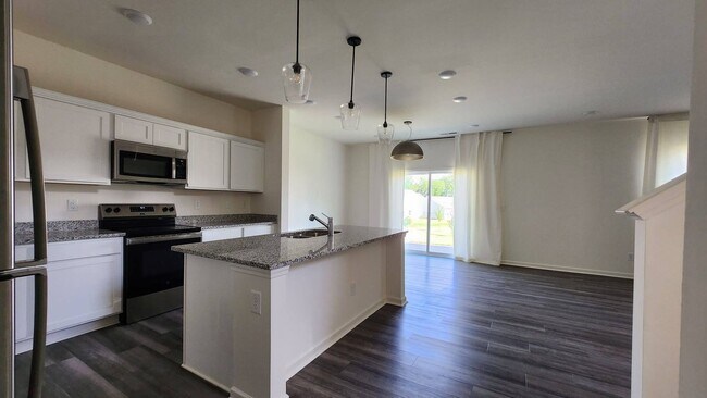 Foto del edificio - 4 Bedroom 2.5 Bathroom NEW Home in Wilson's Walk