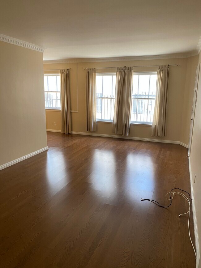 Living Room - 1643 N Formosa Ave