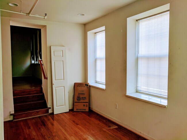 Foto del edificio - 517 N. Harrison St.*