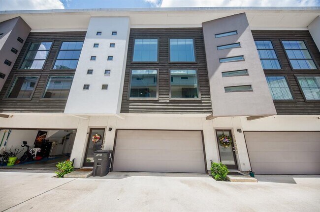 Building Photo - 1535 Birdsall St