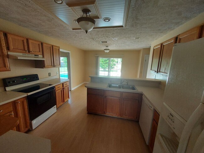 Building Photo - COX-5600 SE 42 CT