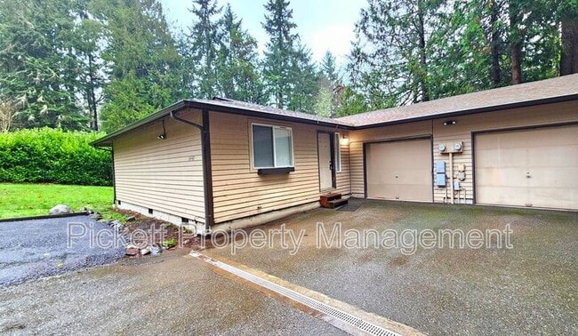 Photo - 6449 Lewis NE Dr Apartment