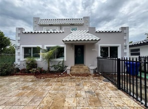 Building Photo - 1664 SW 9th St