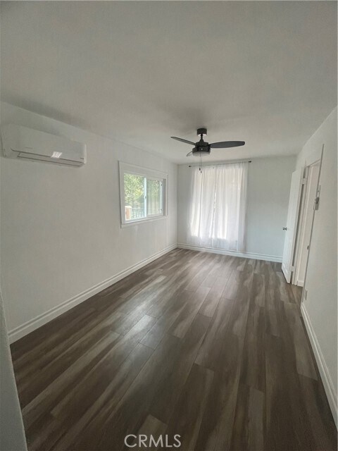 Foto del edificio - 1175 E Villa St