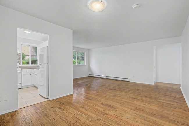 Foto del edificio - 345 N Broadway