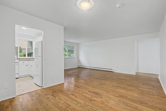 Photo - 345 N Broadway (Yonkers, NY) Apartment