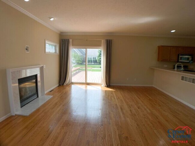Building Photo - Beautiful Executive Style in Saint Joe