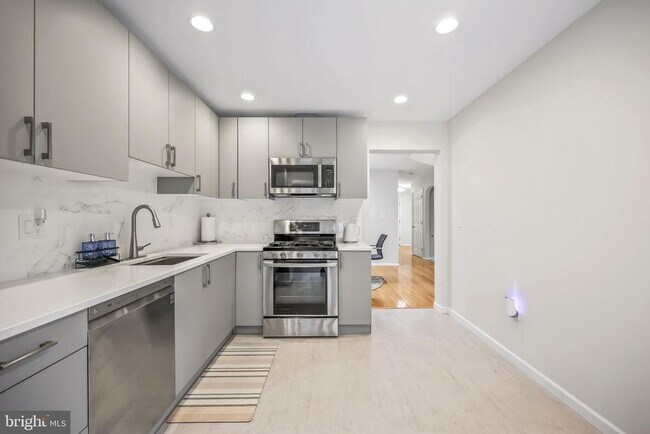 Foto del edificio - 204 Camelot Ct