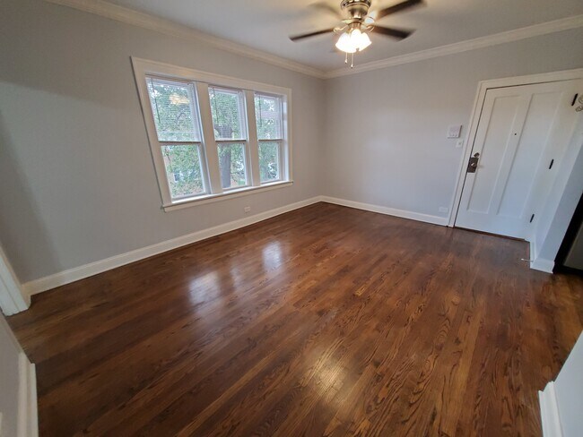 Building Photo - 3055 N Lockwood Ave