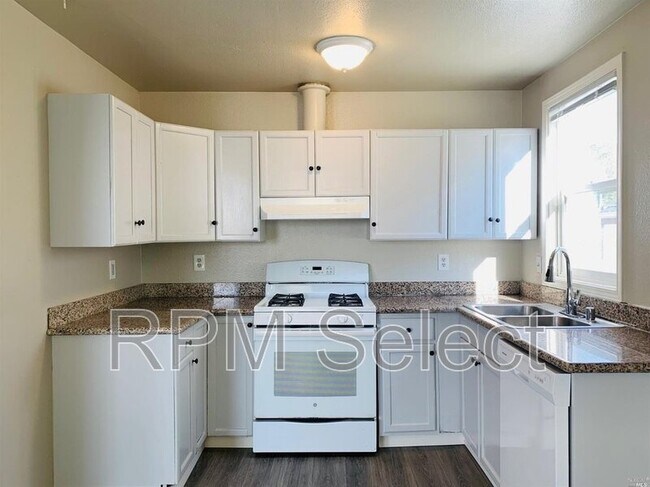 Foto del edificio - 704 Sheridan St