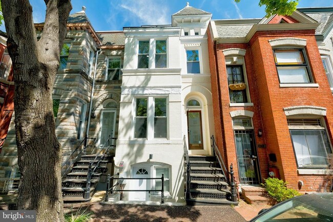 Foto del edificio - 1214 Linden Pl NE
