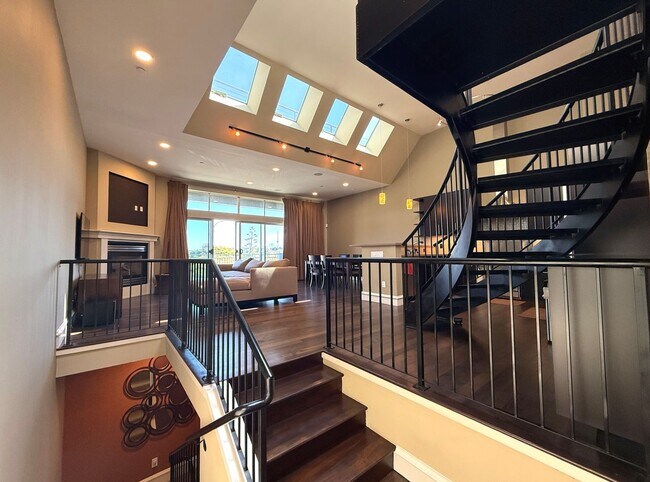 Foto del edificio - HUGE MODERN BRIGHT Potrero Hill Top Floor ...