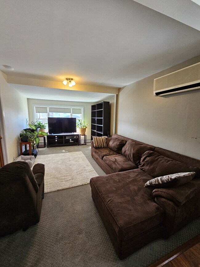 513 Post Ave, Lyndhurst, NJ 07071 House Rental in Lyndhurst, NJ