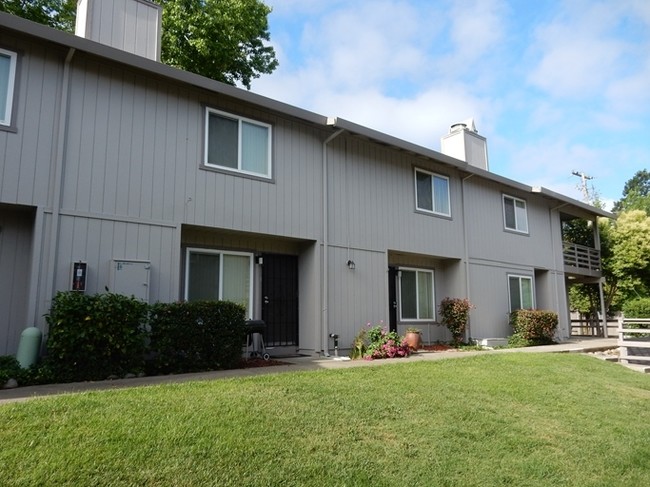 Building Photo - Orangevale Plaza Townhomes