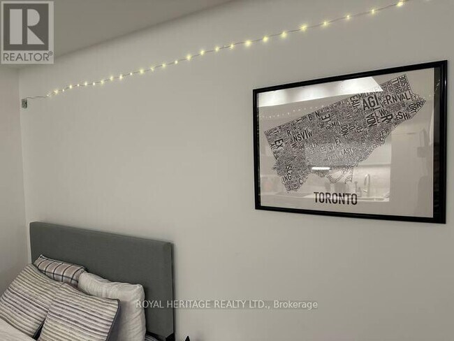 Photo du bâtiment - 2020 Bathurst St