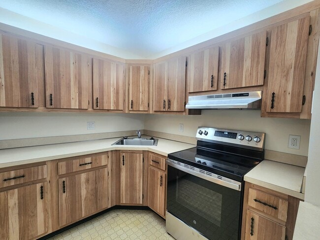 Building Photo - 133 Lake Pine Cir