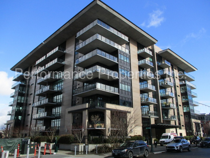 Primary Photo - 1830 NW Riverscape St