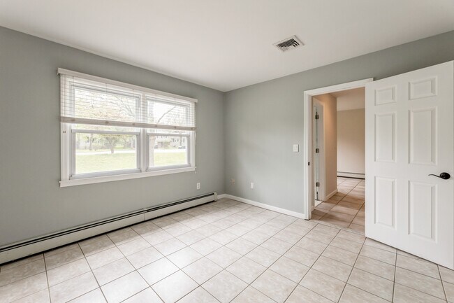 Foto del edificio - 90 Wells Ct