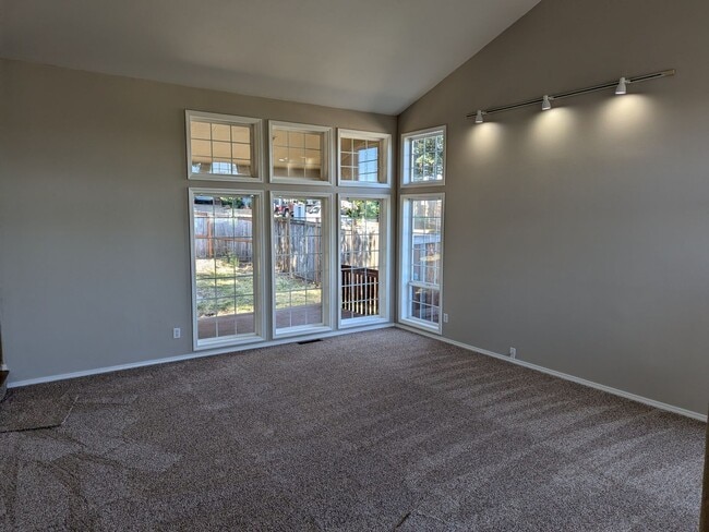 Building Photo - 5817 Cobalt Loop SE