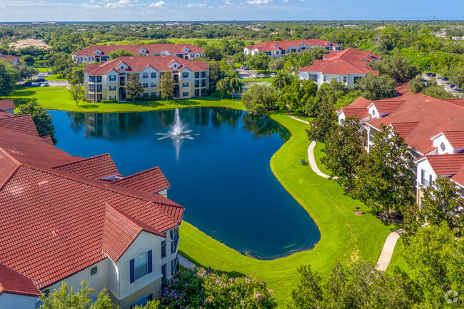 Saratoga Apartments Sarasota