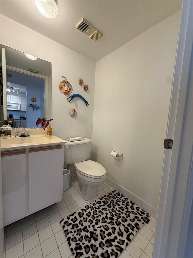 Photo - 540 Brickell Key Dr (Miami, FL) Apartment