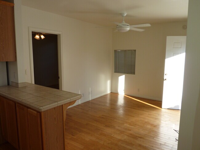 Sala de estar - 2229 5th St