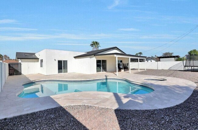 Foto del edificio - 8117 E Osborn Rd