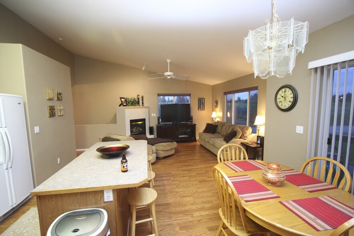 Foto del edificio - Beautiful 3 Bedroom South Anchorage Condo!