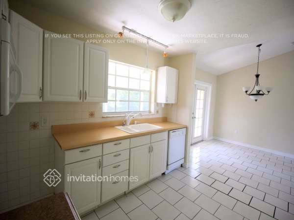 Foto del edificio - 4580 NW 113th Terrace